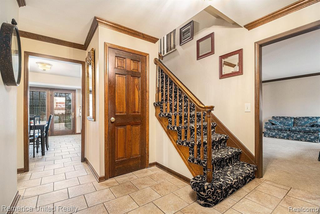 5550 CRISPIN WAY Road, West Bloomfield, MI 48323 — Photo 5