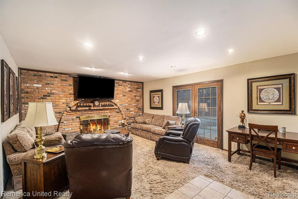 5550 CRISPIN WAY Road, West Bloomfield, MI 48323 — Photo 6