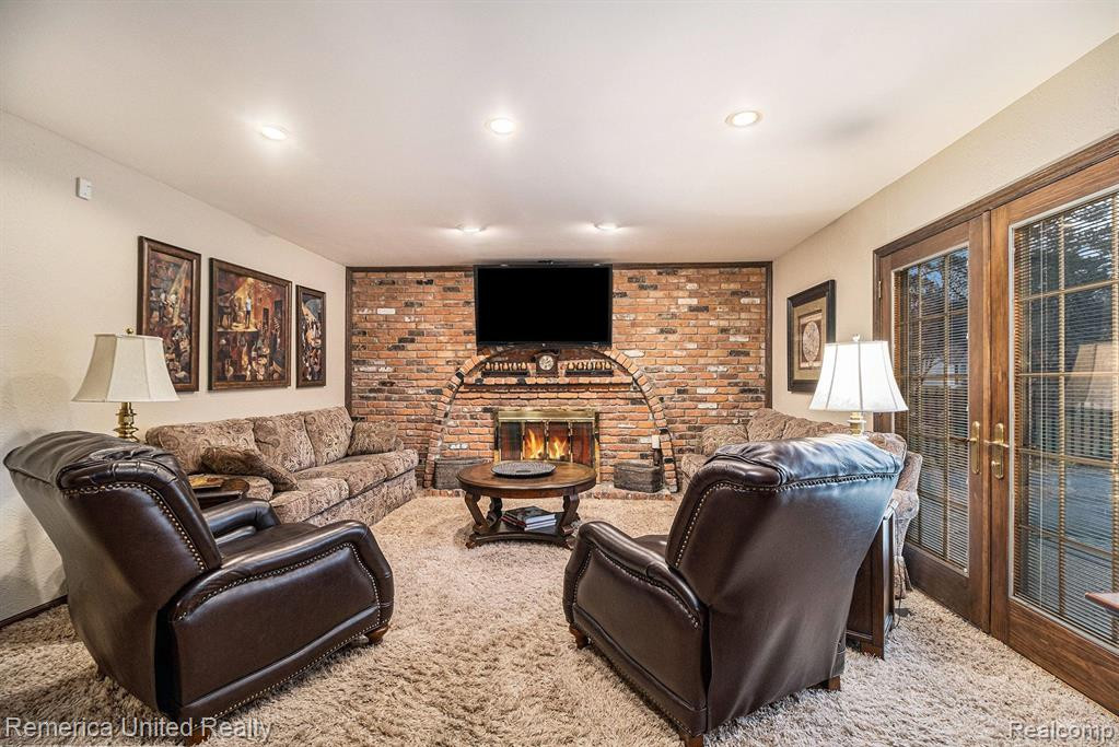 5550 CRISPIN WAY Road, West Bloomfield, MI 48323 — Photo 7