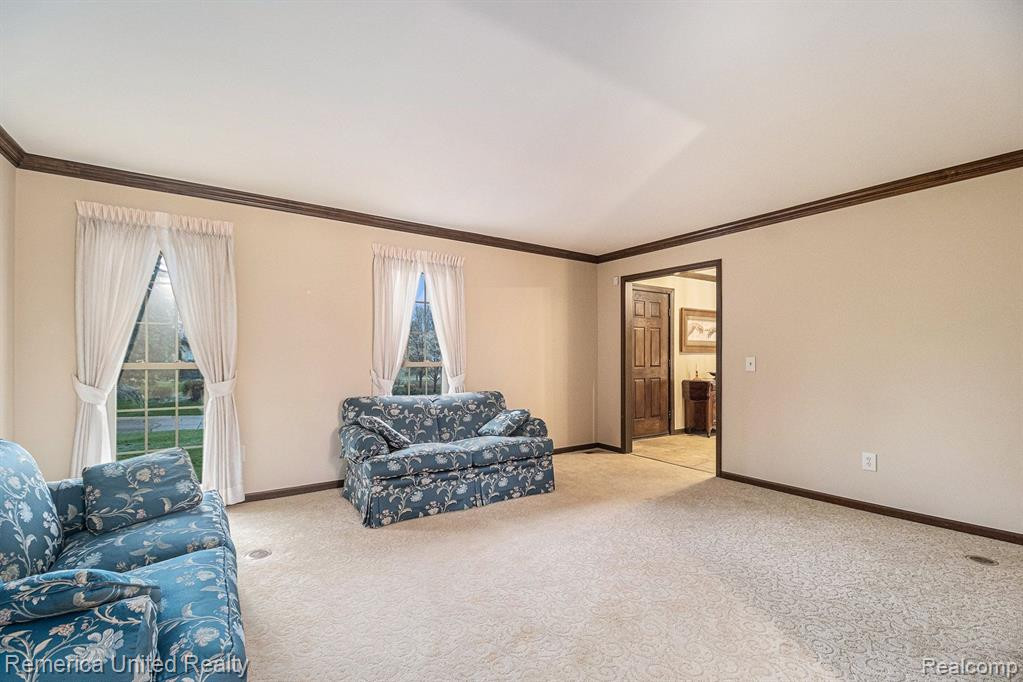 5550 CRISPIN WAY Road, West Bloomfield, MI 48323 — Photo 11