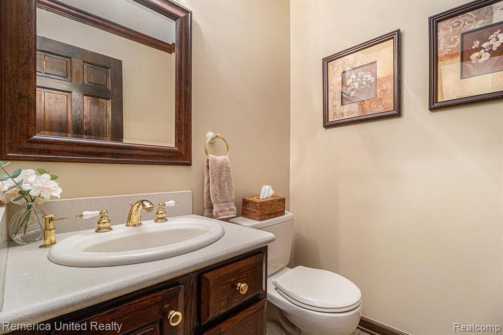 5550 CRISPIN WAY Road, West Bloomfield, MI 48323 — Photo 18