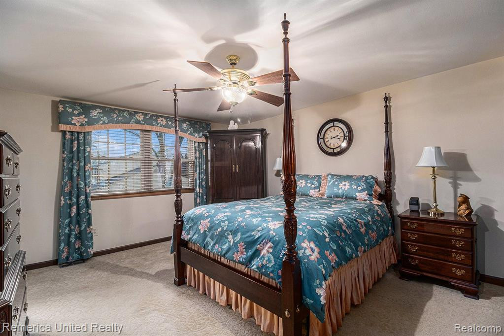5550 CRISPIN WAY Road, West Bloomfield, MI 48323 — Photo 19