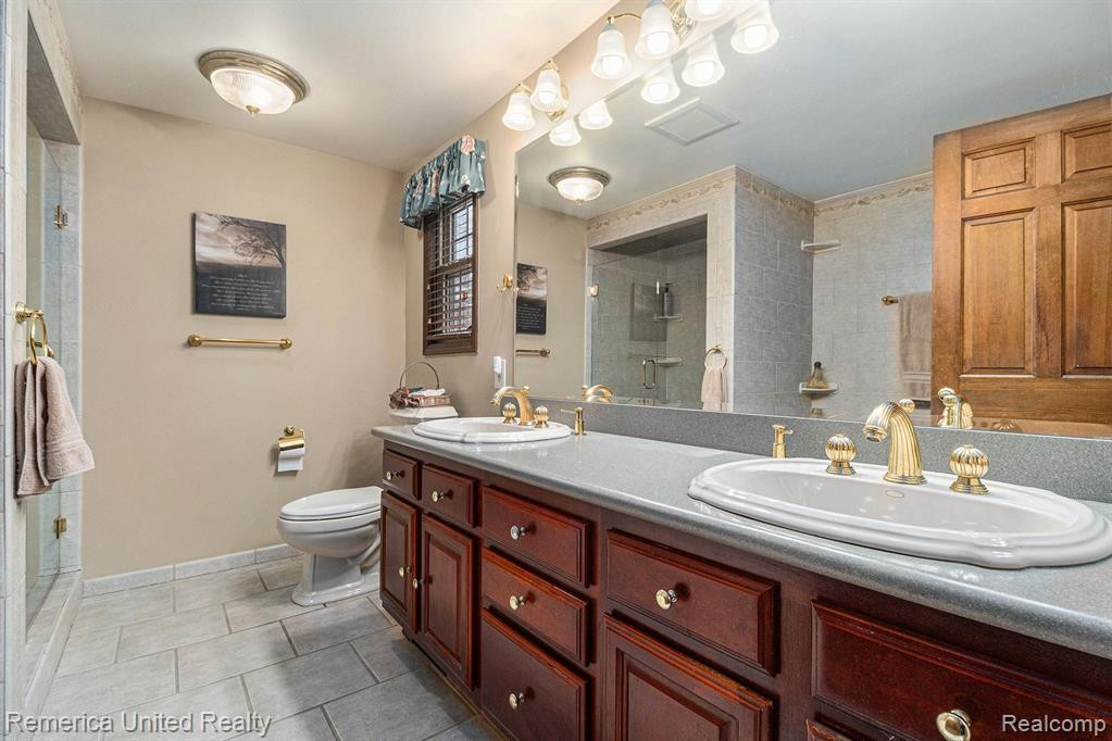 5550 CRISPIN WAY Road, West Bloomfield, MI 48323 — Photo 25