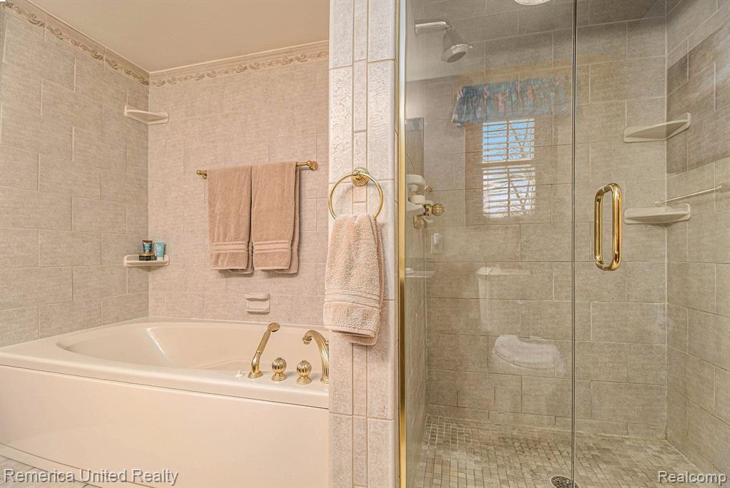 5550 CRISPIN WAY Road, West Bloomfield, MI 48323 — Photo 26