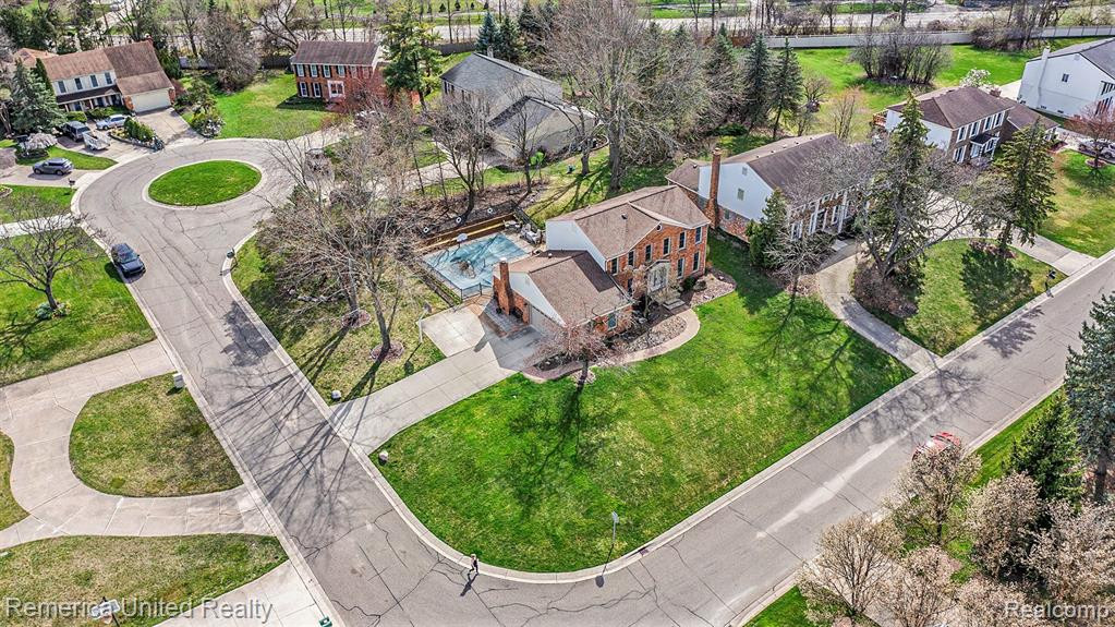 5550 CRISPIN WAY Road, West Bloomfield, MI 48323 — Photo 41