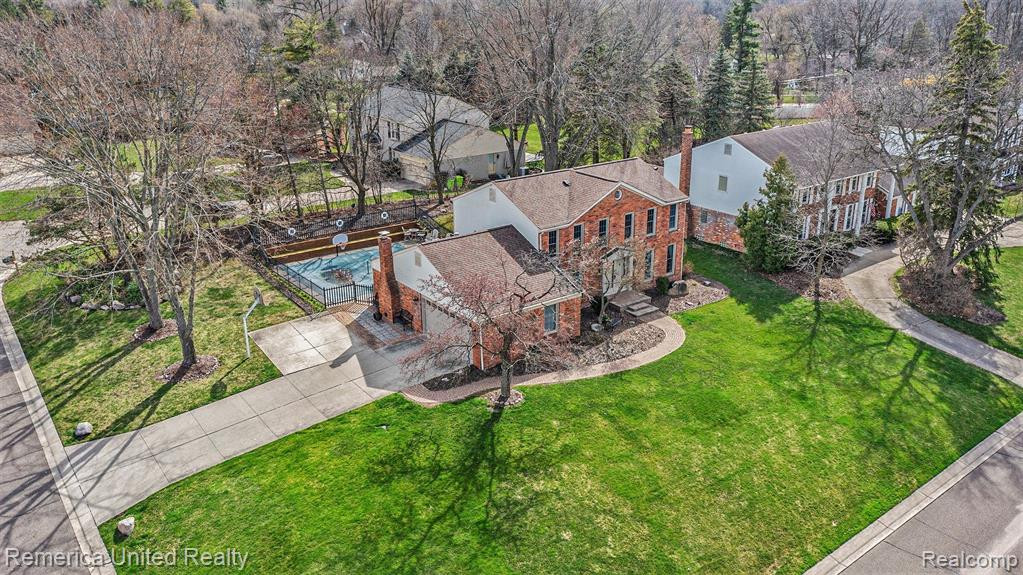 5550 CRISPIN WAY Road, West Bloomfield, MI 48323 — Photo 42