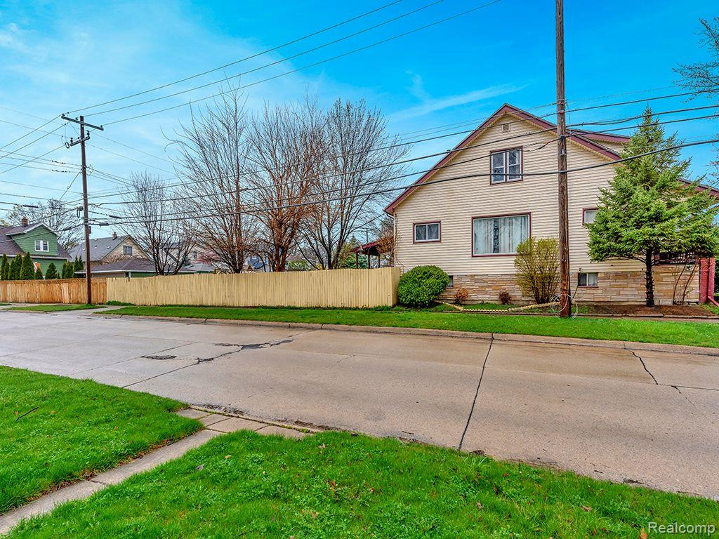 4252 HURON Street, Dearborn Heights, MI 48125 — Photo 3