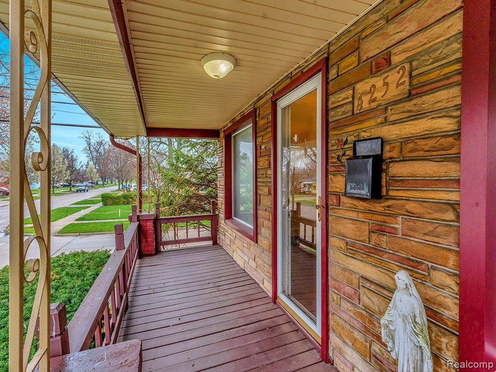 4252 HURON Street, Dearborn Heights, MI 48125 — Photo 6