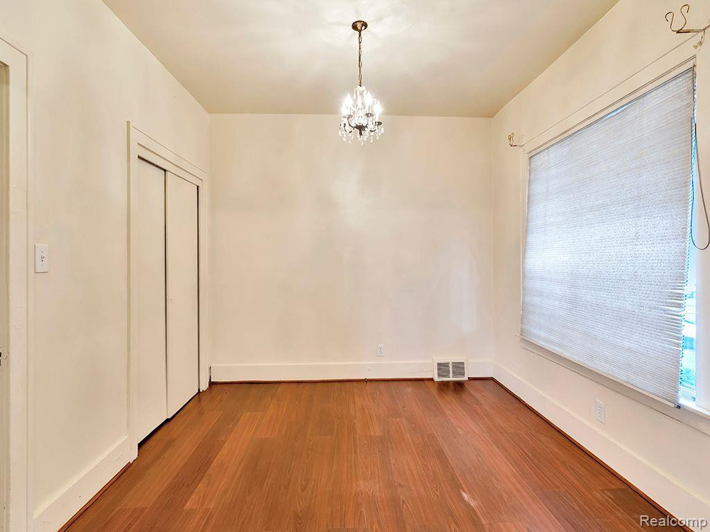 4252 HURON Street, Dearborn Heights, MI 48125 — Photo 11