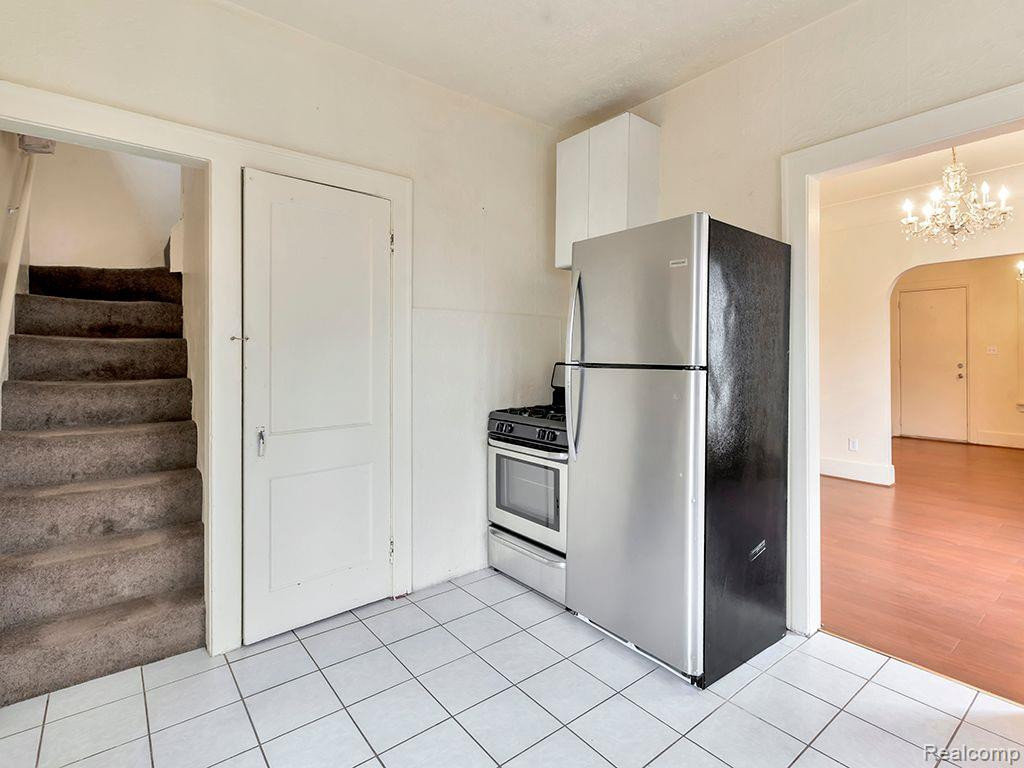 4252 HURON Street, Dearborn Heights, MI 48125 — Photo 13