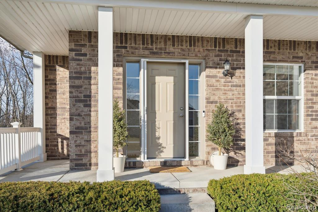 53544 VALLEYWOOD Drive, South Lyon, MI 48178 — Photo 5