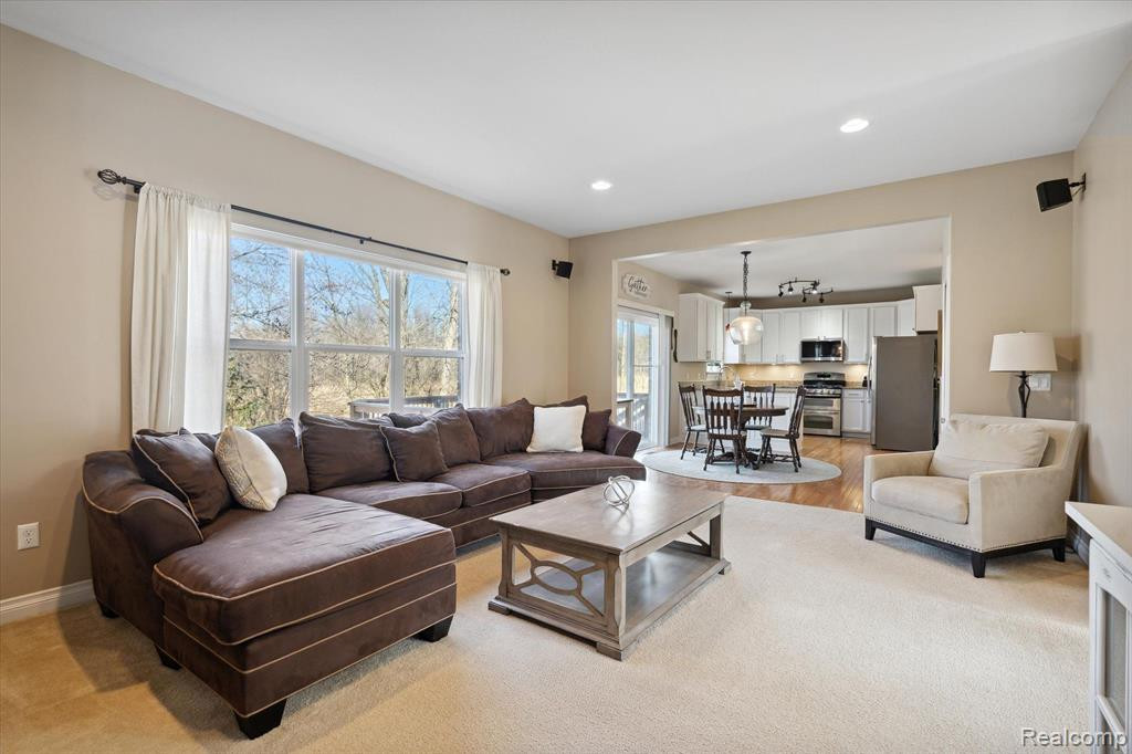 53544 VALLEYWOOD Drive, South Lyon, MI 48178 — Photo 8