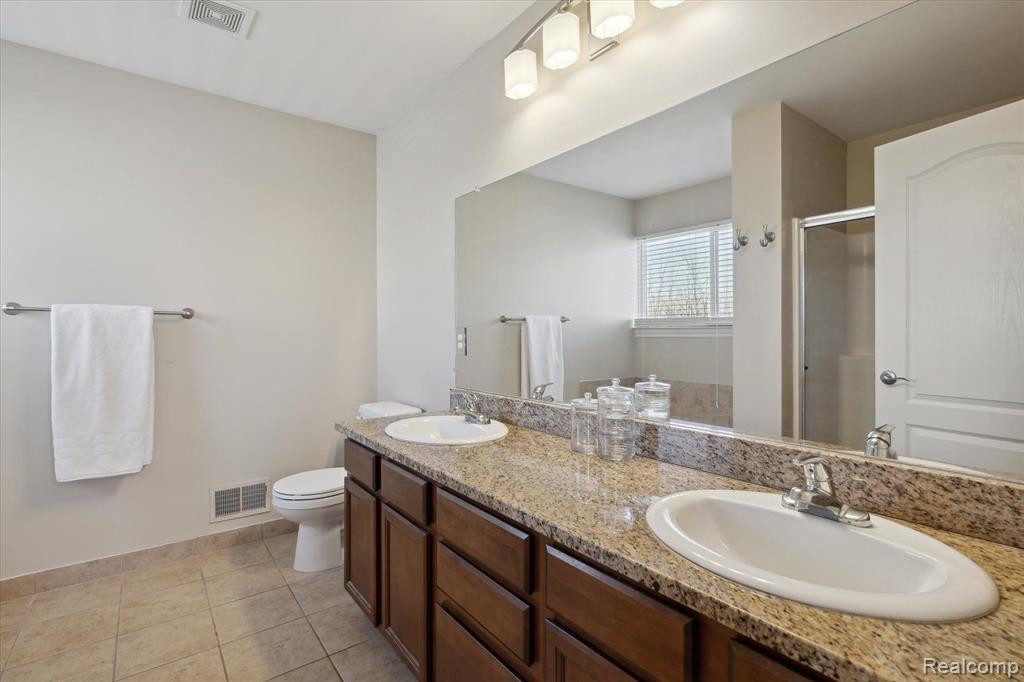 53544 VALLEYWOOD Drive, South Lyon, MI 48178 — Photo 23