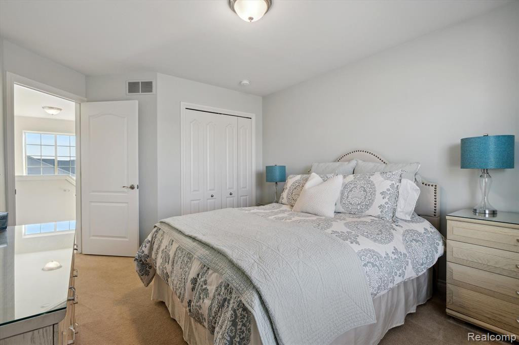 53544 VALLEYWOOD Drive, South Lyon, MI 48178 — Photo 26