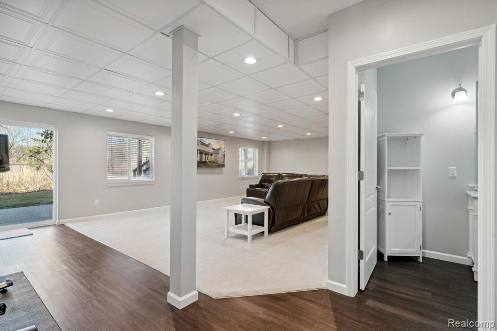 53544 VALLEYWOOD Drive, South Lyon, MI 48178 — Photo 33