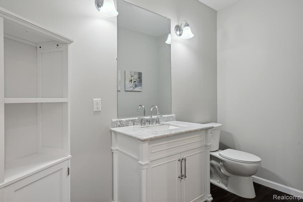 53544 VALLEYWOOD Drive, South Lyon, MI 48178 — Photo 34