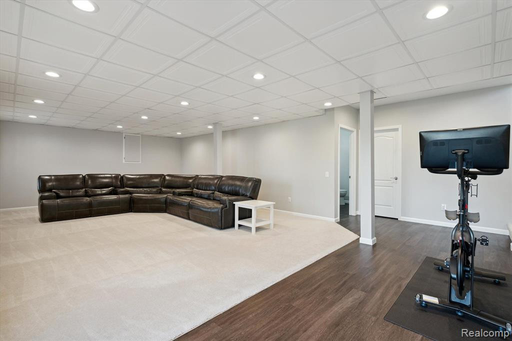 53544 VALLEYWOOD Drive, South Lyon, MI 48178 — Photo 37