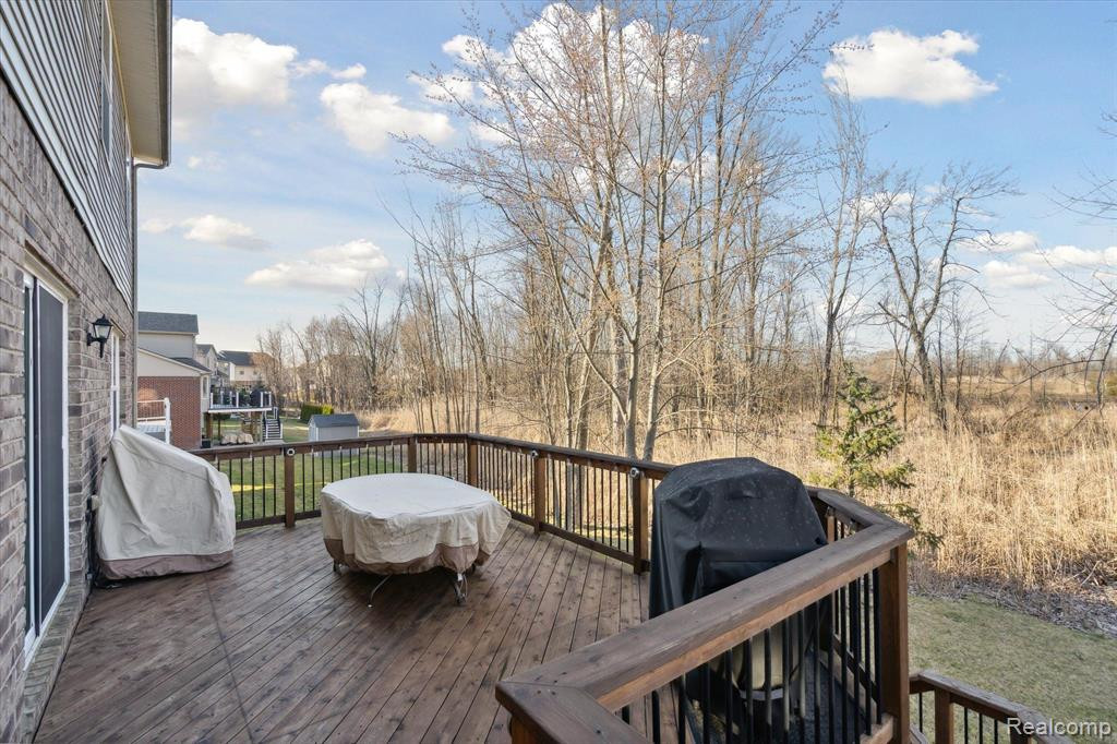 53544 VALLEYWOOD Drive, South Lyon, MI 48178 — Photo 42