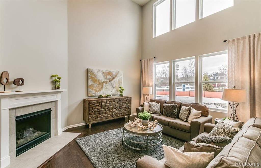 737 HAYWOOD Drive, Saline, MI 48176 — Photo 2