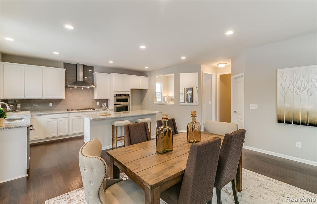 737 HAYWOOD Drive, Saline, MI 48176 — Photo 3