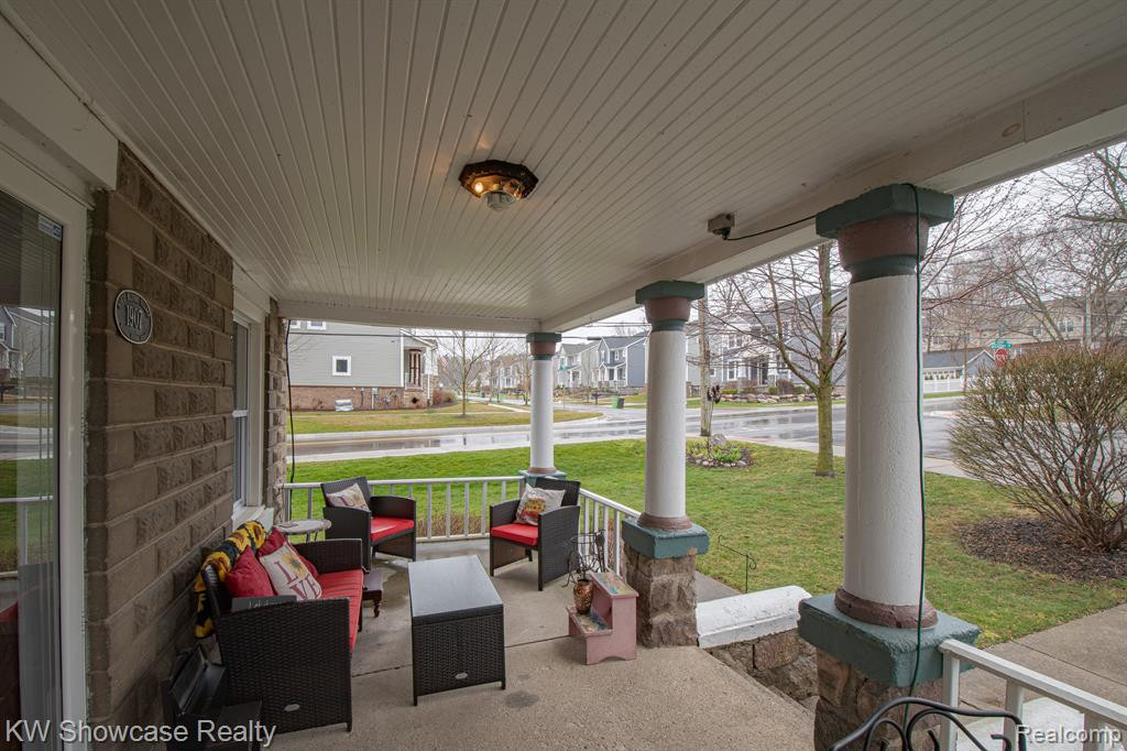 653 HICKORY Street, Milford, MI 48381 — Photo 3