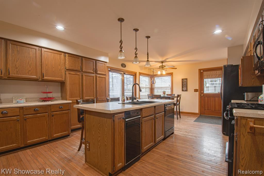 653 HICKORY Street, Milford, MI 48381 — Photo 4