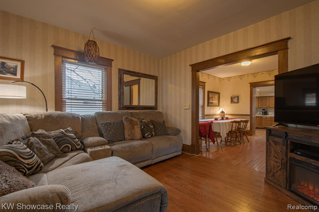 653 HICKORY Street, Milford, MI 48381 — Photo 13