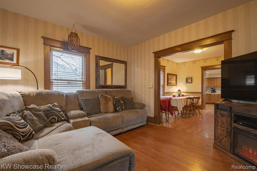653 HICKORY Street, Milford, MI 48381 — Photo 14