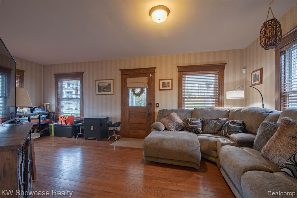 653 HICKORY Street, Milford, MI 48381 — Photo 15