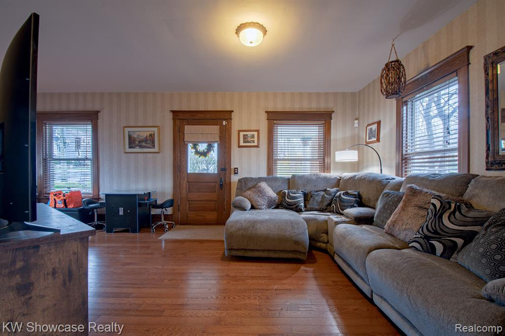 653 HICKORY Street, Milford, MI 48381 — Photo 16