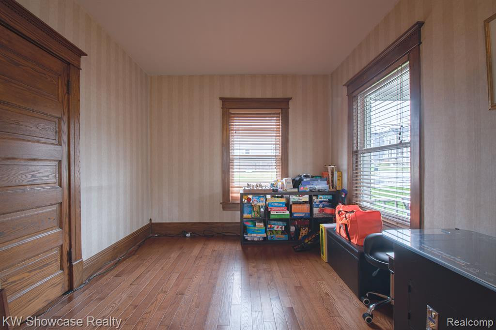 653 HICKORY Street, Milford, MI 48381 — Photo 18