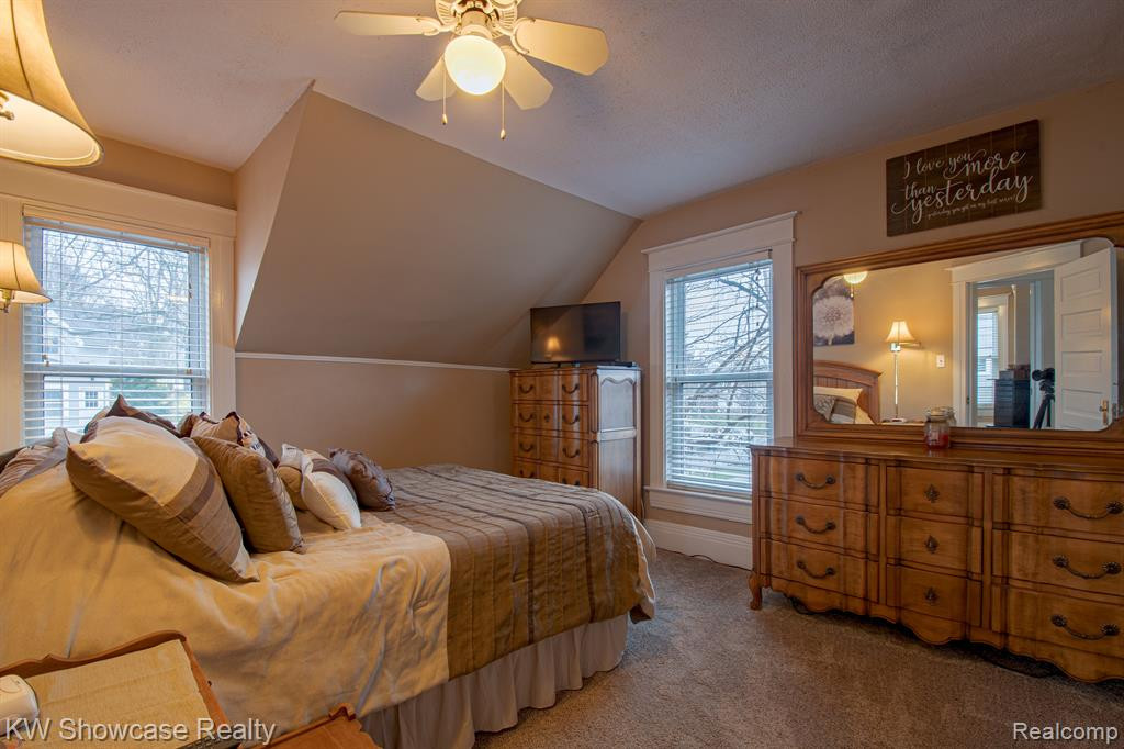 653 HICKORY Street, Milford, MI 48381 — Photo 21
