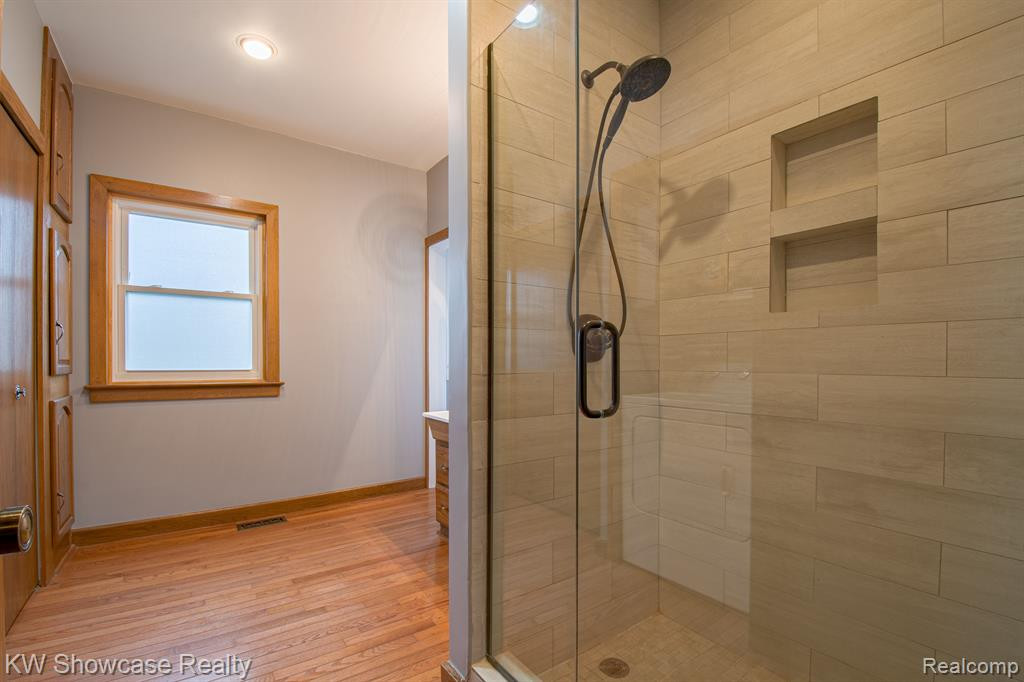 653 HICKORY Street, Milford, MI 48381 — Photo 29