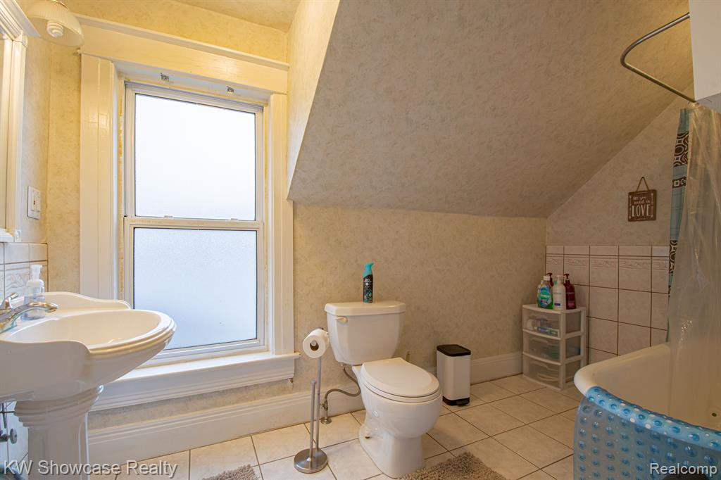 653 HICKORY Street, Milford, MI 48381 — Photo 33