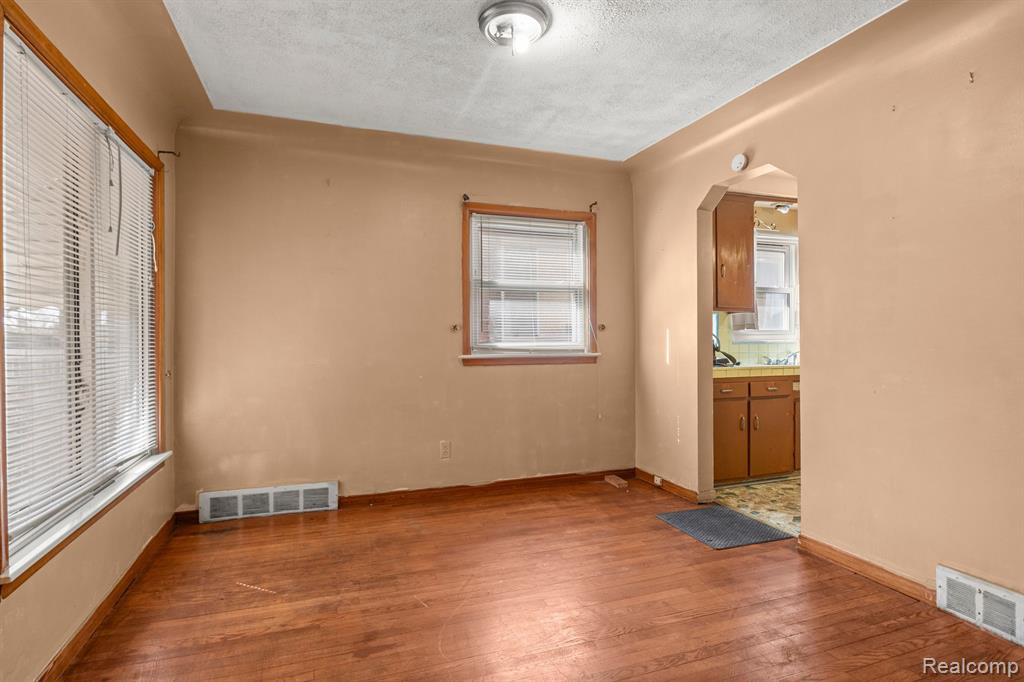 7235 JONATHON Street, Dearborn, MI 48126 — Photo 6