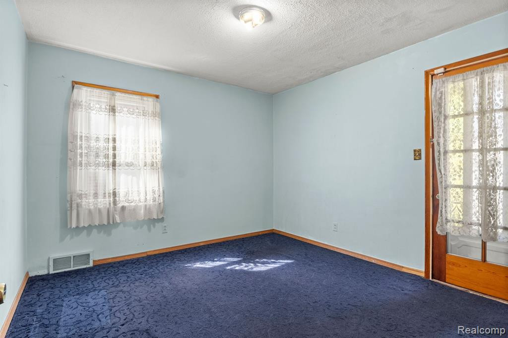 7235 JONATHON Street, Dearborn, MI 48126 — Photo 17