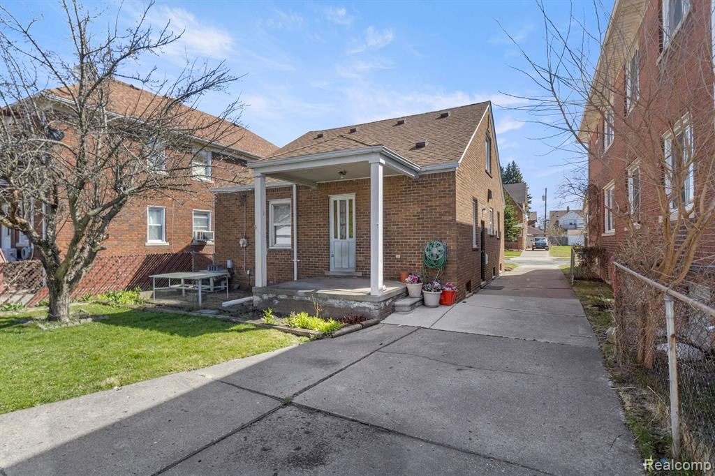 7235 JONATHON Street, Dearborn, MI 48126 — Photo 20