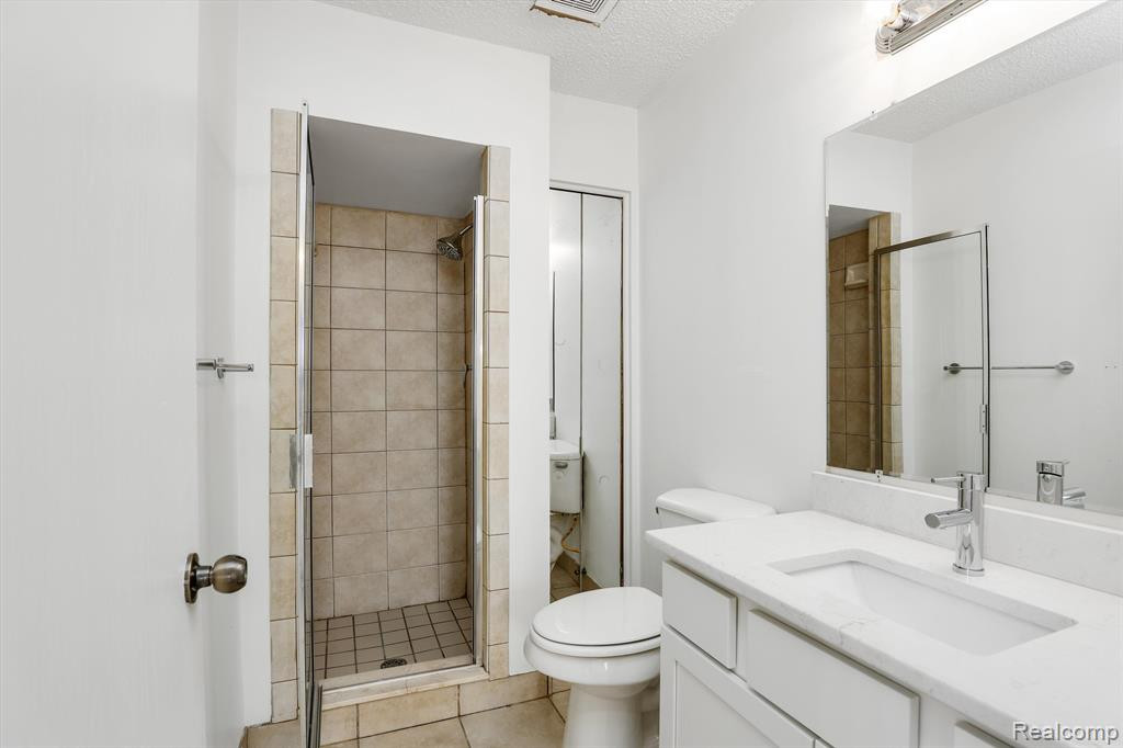43366 FOUNTAIN Drive, Sterling Heights, MI 48313 — Photo 11