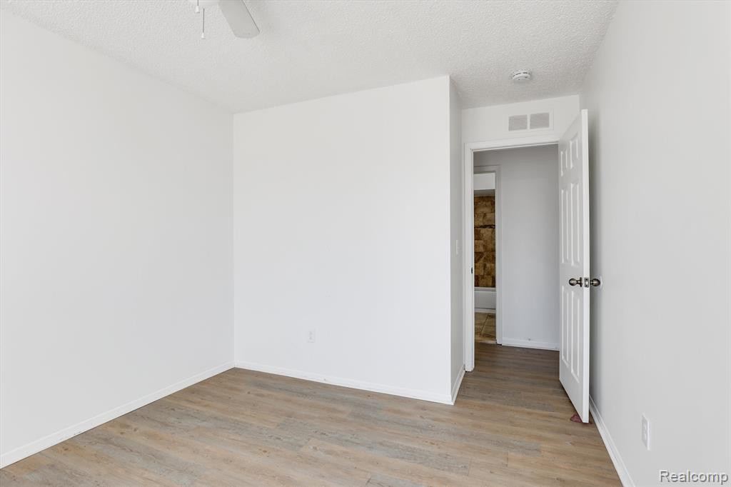 43366 FOUNTAIN Drive, Sterling Heights, MI 48313 — Photo 15