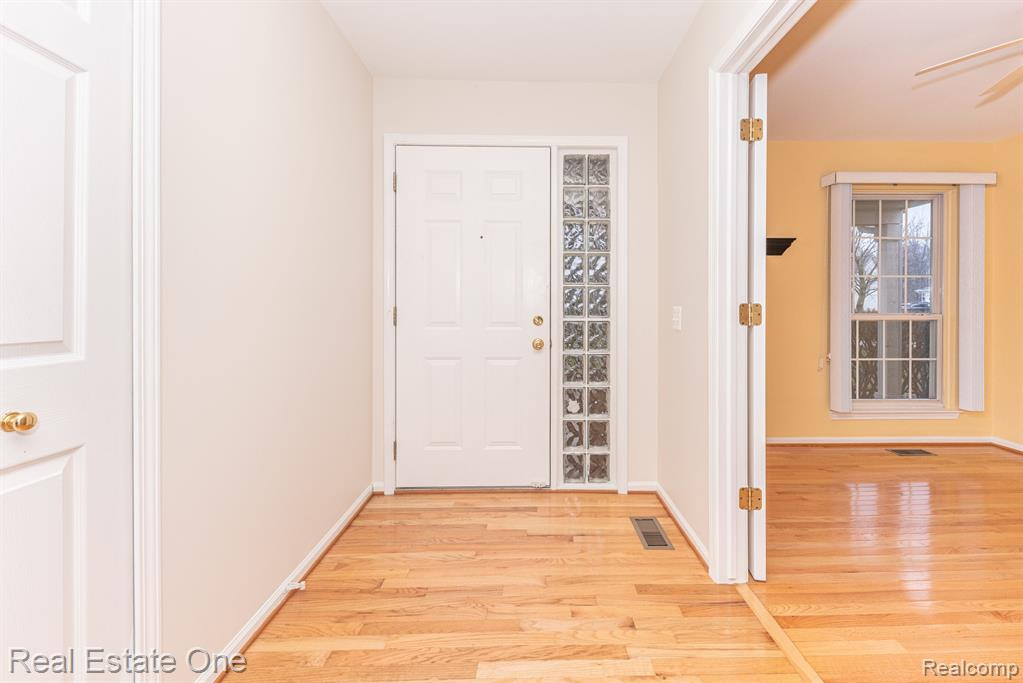 854 Westbrooke Drive, South Lyon, MI 48178 — Photo 12