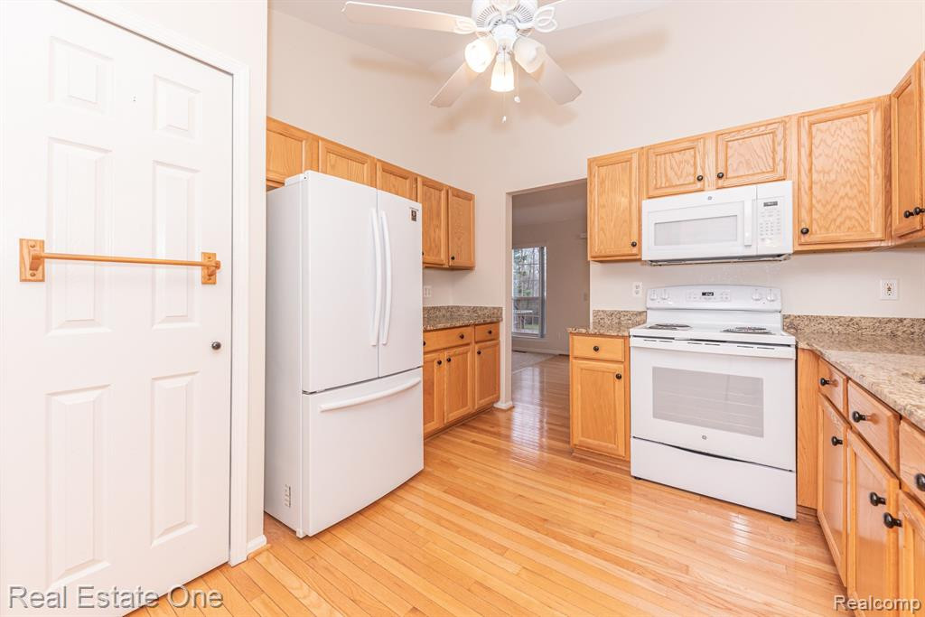 854 Westbrooke Drive, South Lyon, MI 48178 — Photo 26