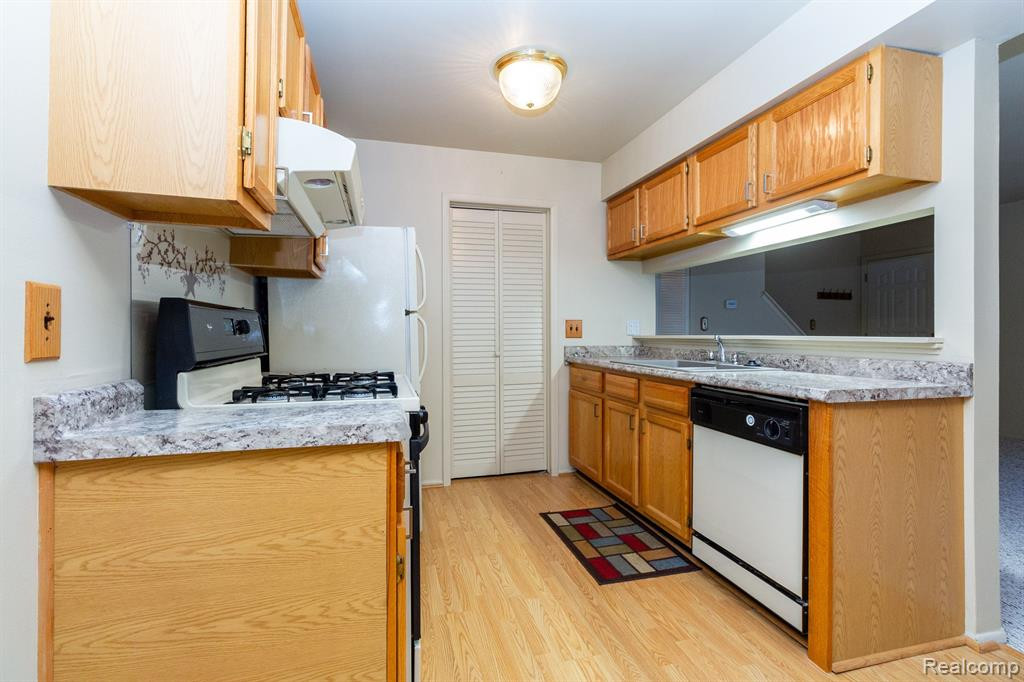38131 GREENWOOD Street, Westland, MI — Photo 14