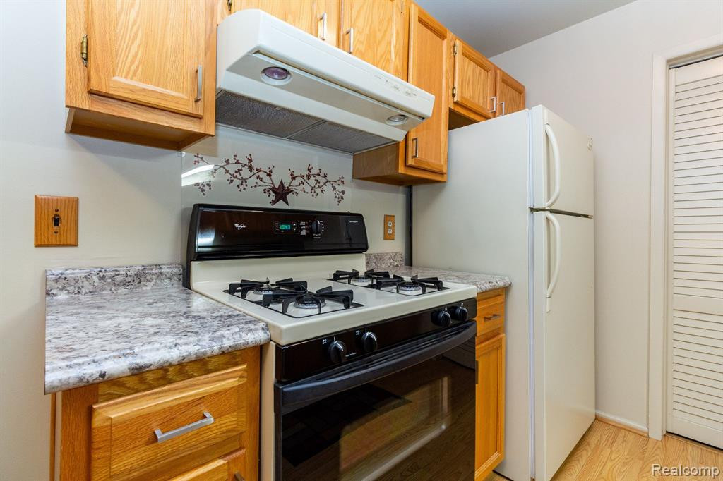 38131 GREENWOOD Street, Westland, MI — Photo 16