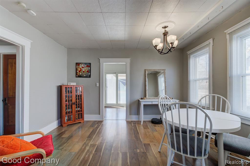 614 E UNIVERSITY Avenue, Royal Oak, MI 48067 — Photo 4