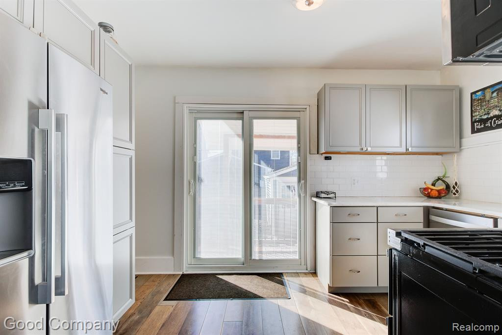 614 E UNIVERSITY Avenue, Royal Oak, MI 48067 — Photo 8