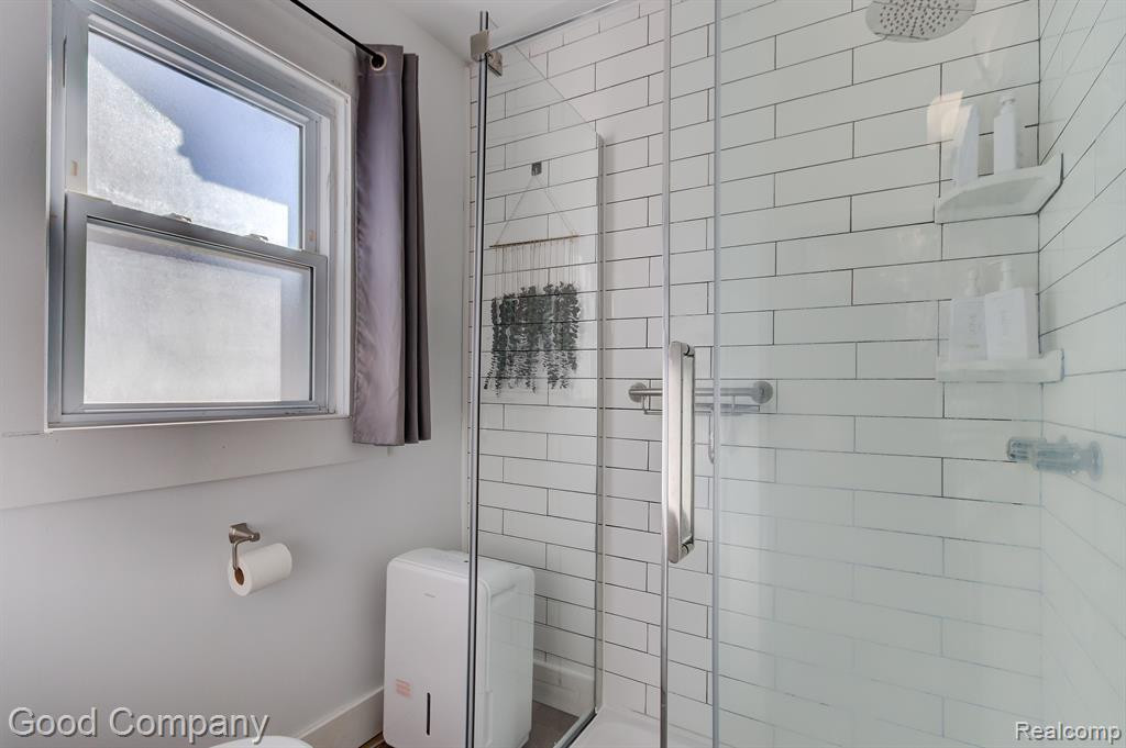614 E UNIVERSITY Avenue, Royal Oak, MI 48067 — Photo 14