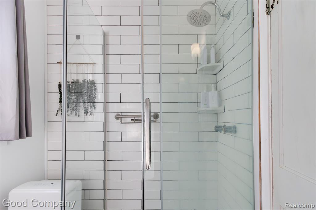 614 E UNIVERSITY Avenue, Royal Oak, MI 48067 — Photo 15