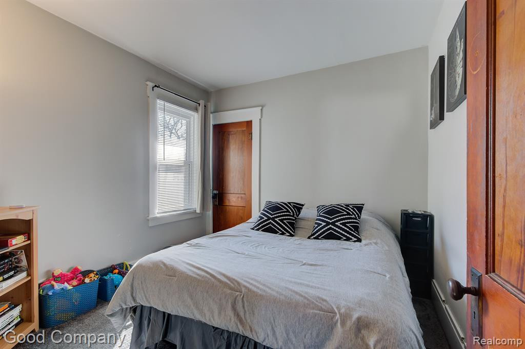 614 E UNIVERSITY Avenue, Royal Oak, MI 48067 — Photo 18