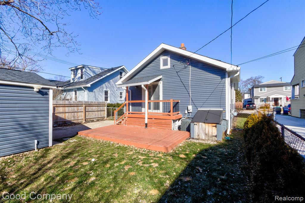 614 E UNIVERSITY Avenue, Royal Oak, MI 48067 — Photo 31