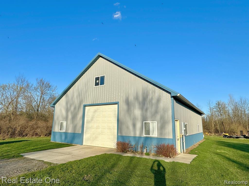 6248 STERLING Road, Yale, MI 48097 — Photo 5